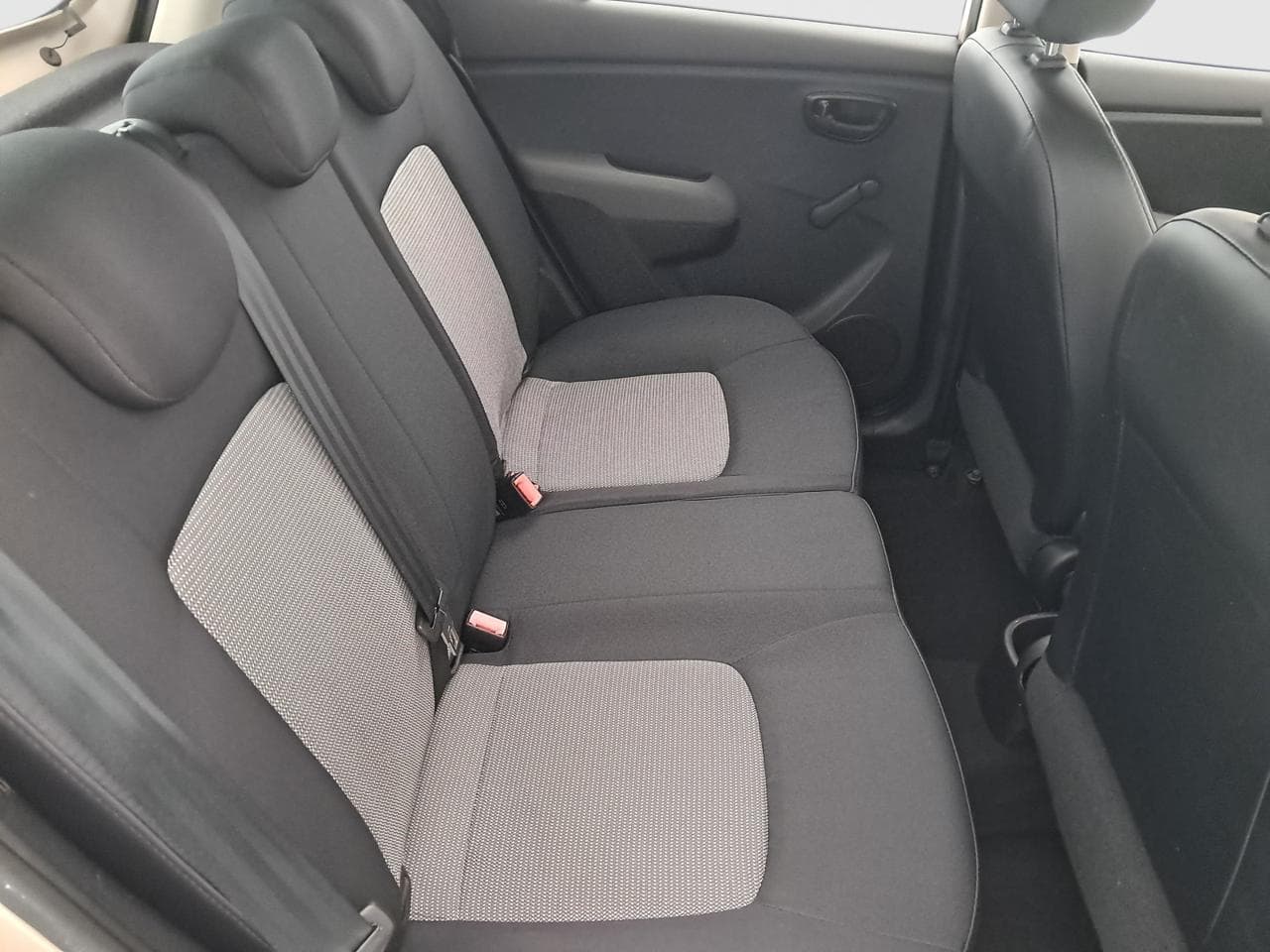 2010 Hyundai i10 - 13