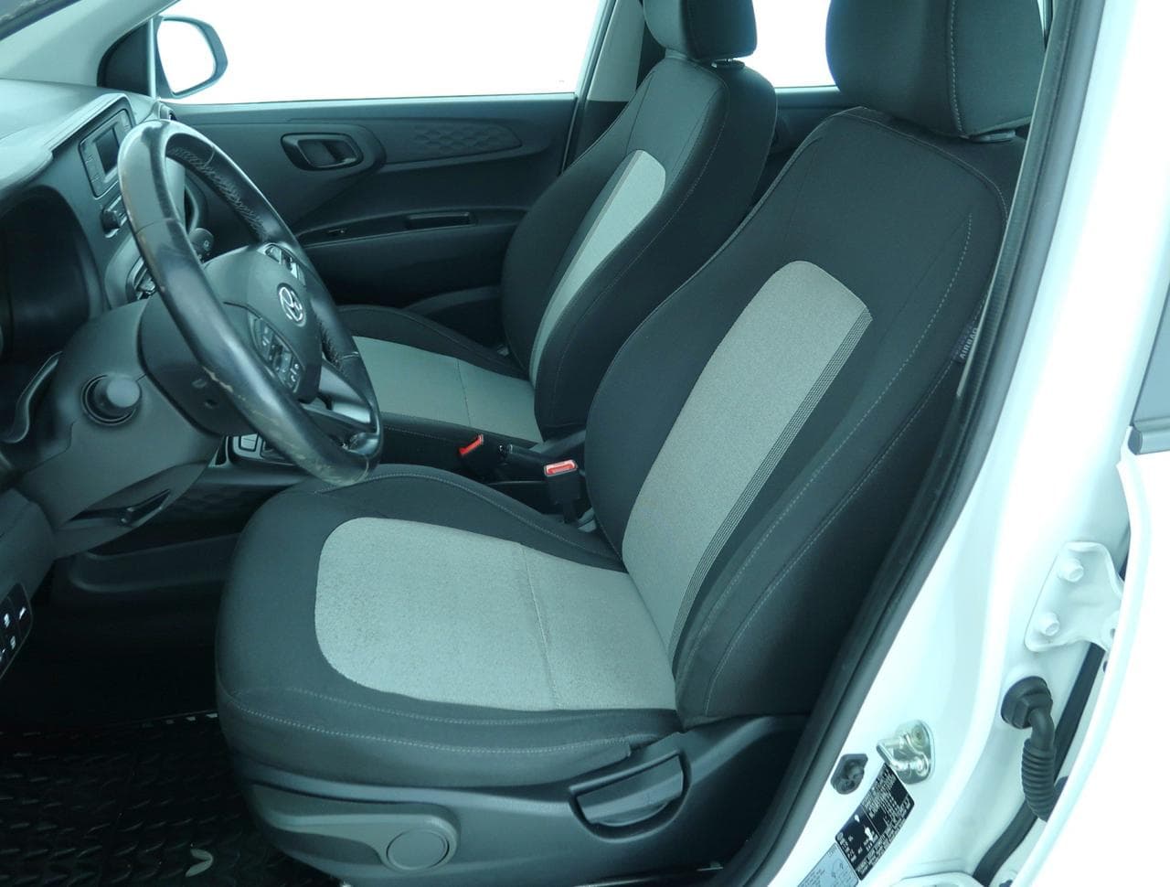 2023 Hyundai i10 - 16