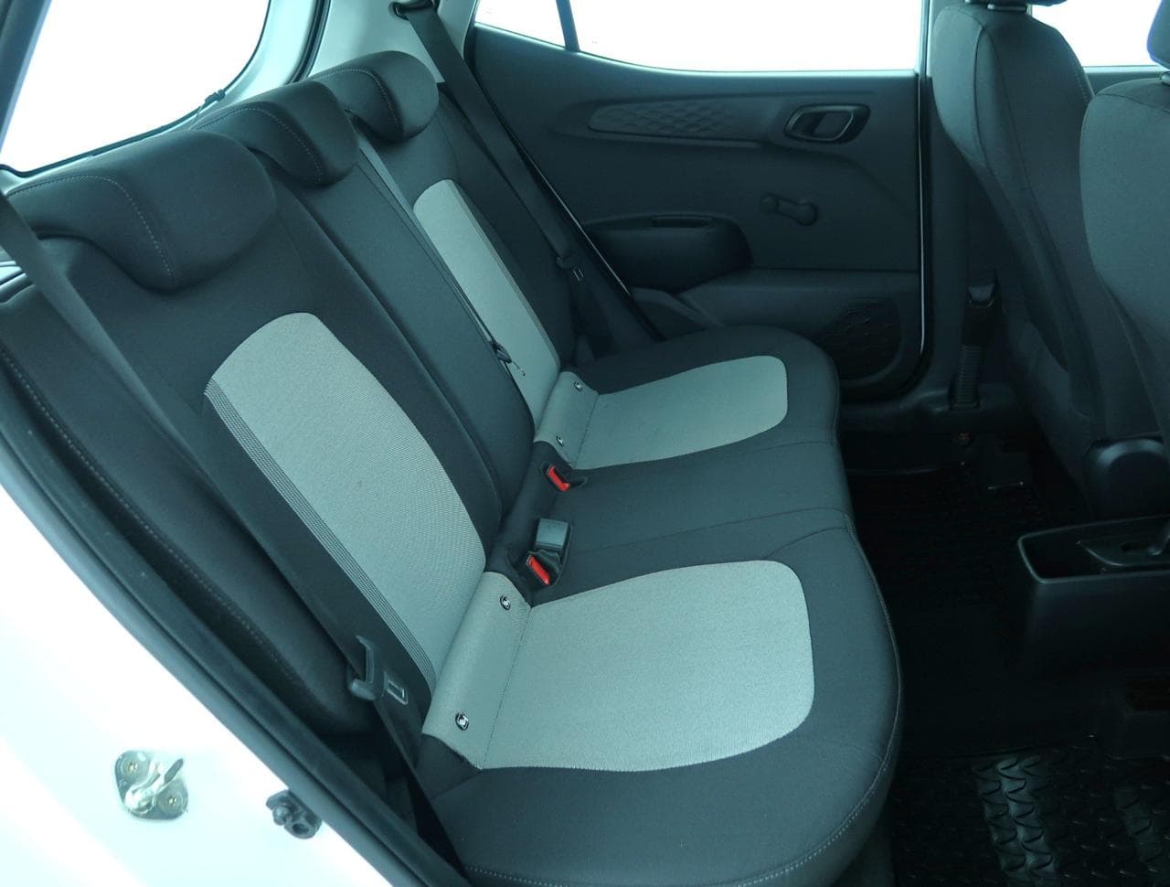 2023 Hyundai i10 - 13
