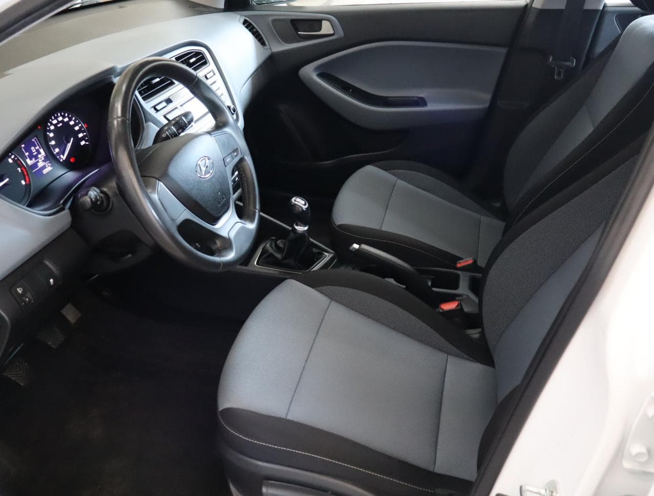 2018 Hyundai i20 - 30