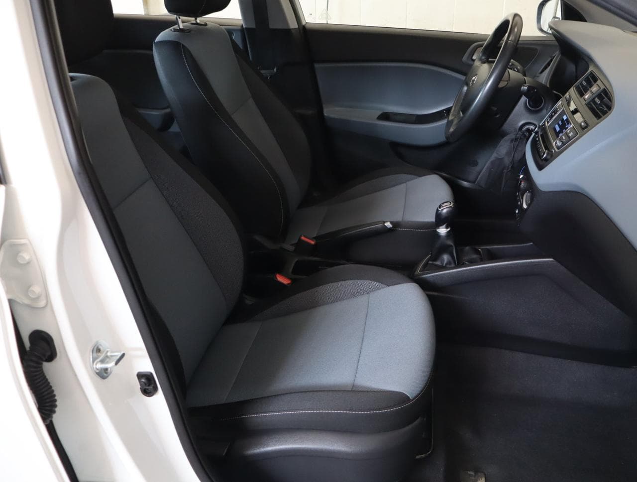2018 Hyundai i20 - 22