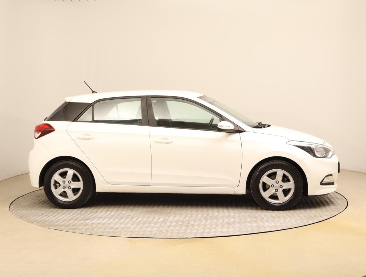 2018 Hyundai i20 - 14