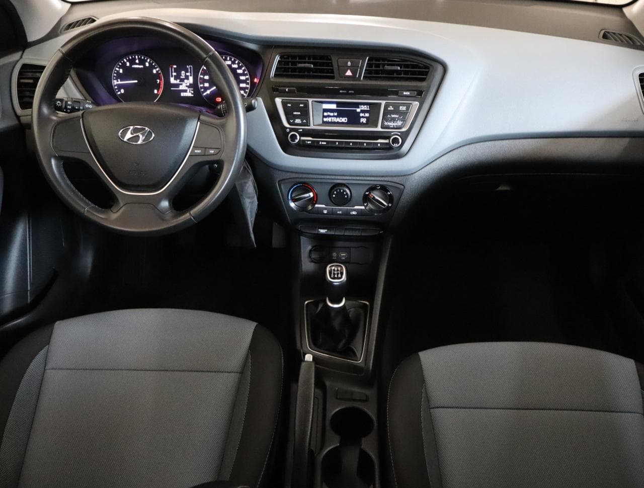 2018 Hyundai i20 - 18