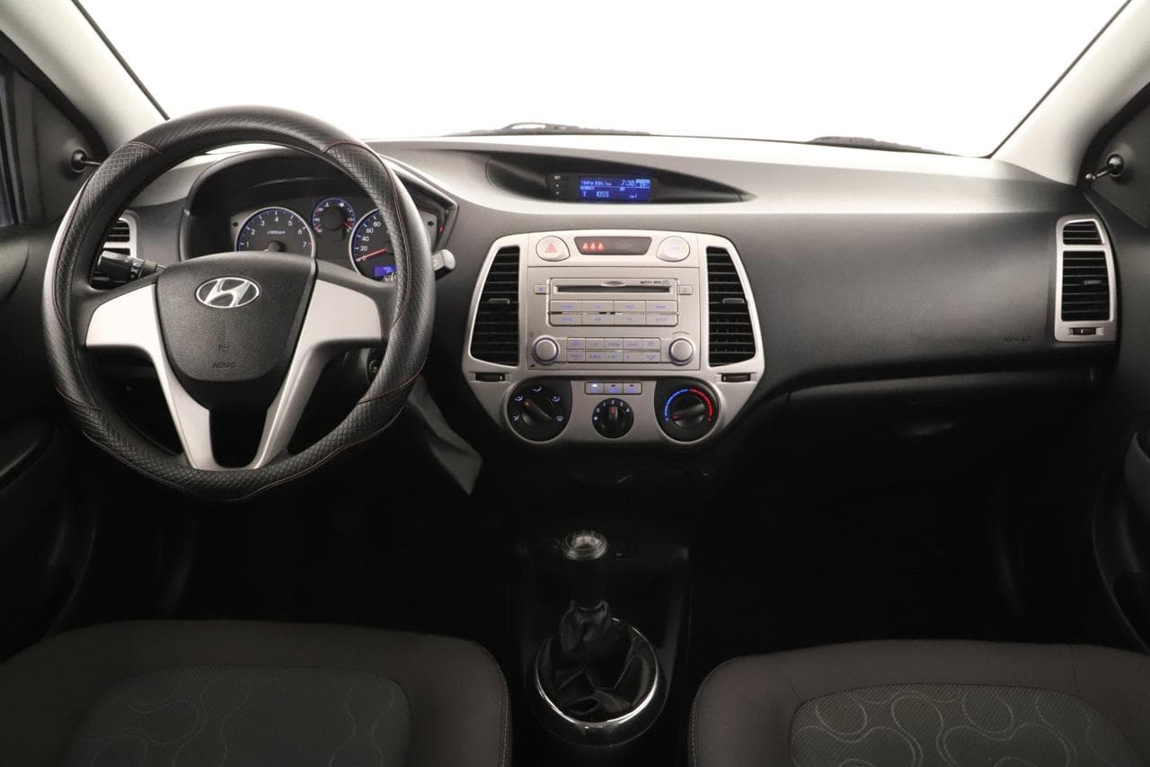 2011 Hyundai i20 - 13