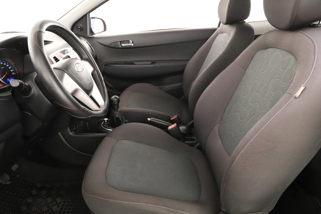 2011 Hyundai i20 - 19