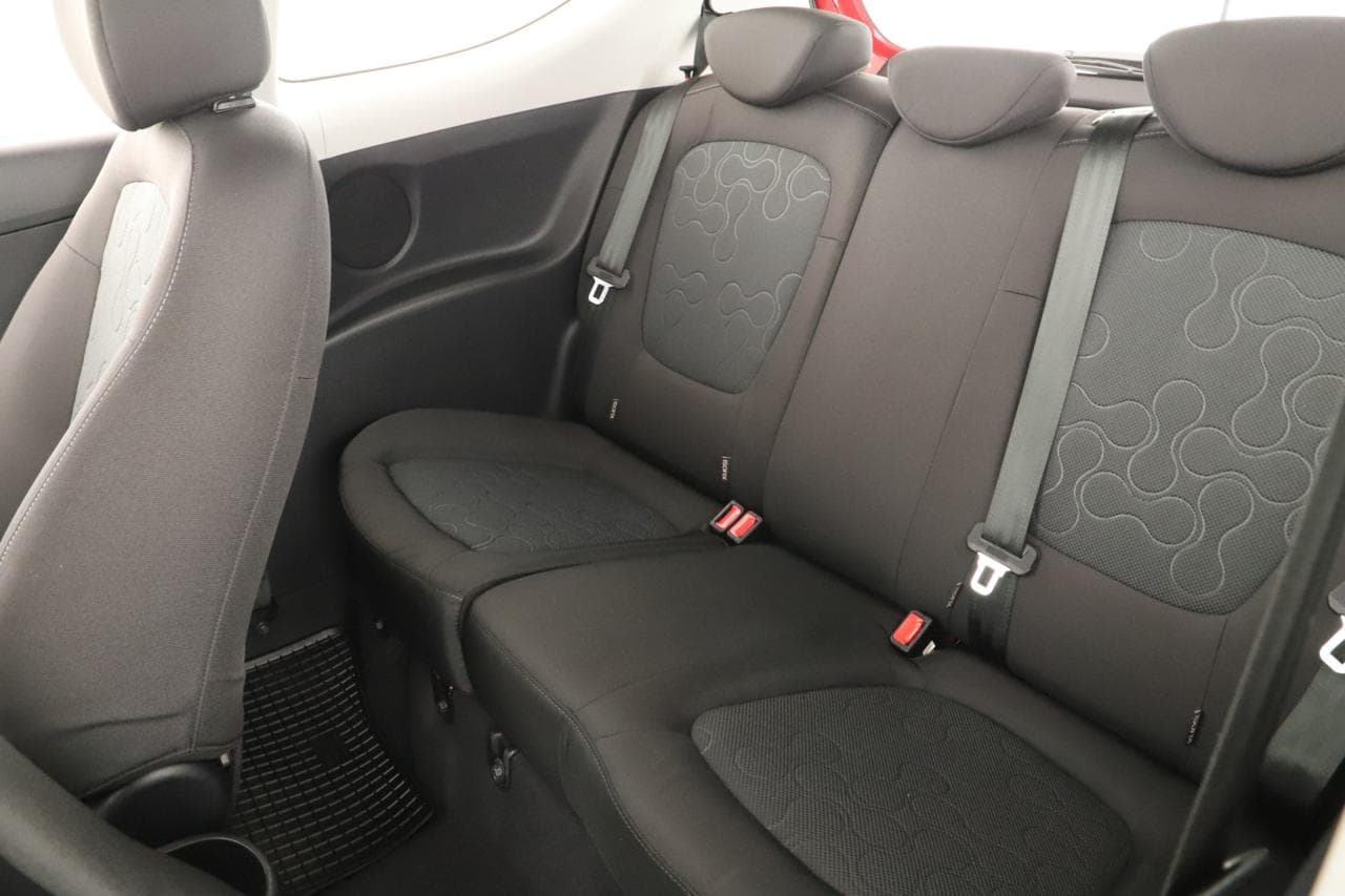 2011 Hyundai i20 - 17