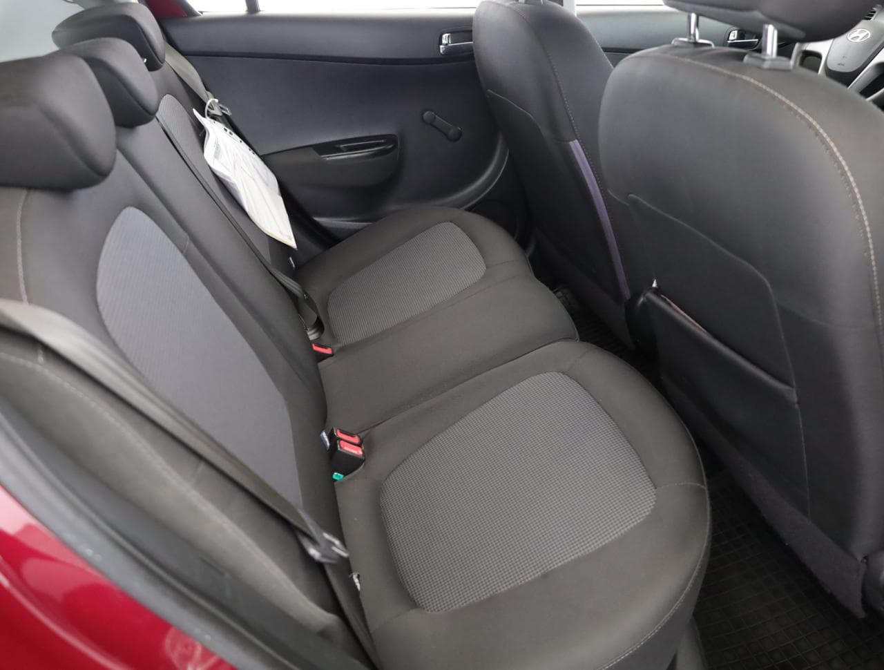 2014 Hyundai i20 - 19