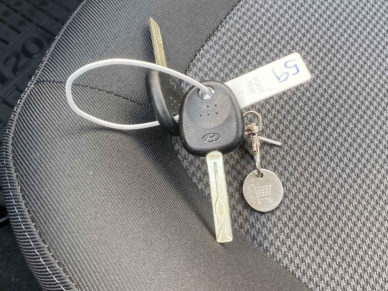 2013 Hyundai i20 - 27