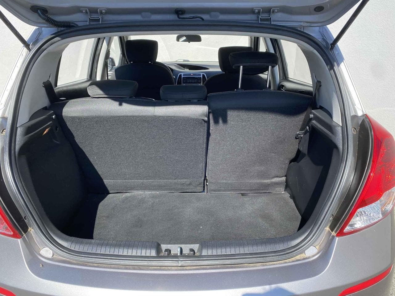2013 Hyundai i20 - 12