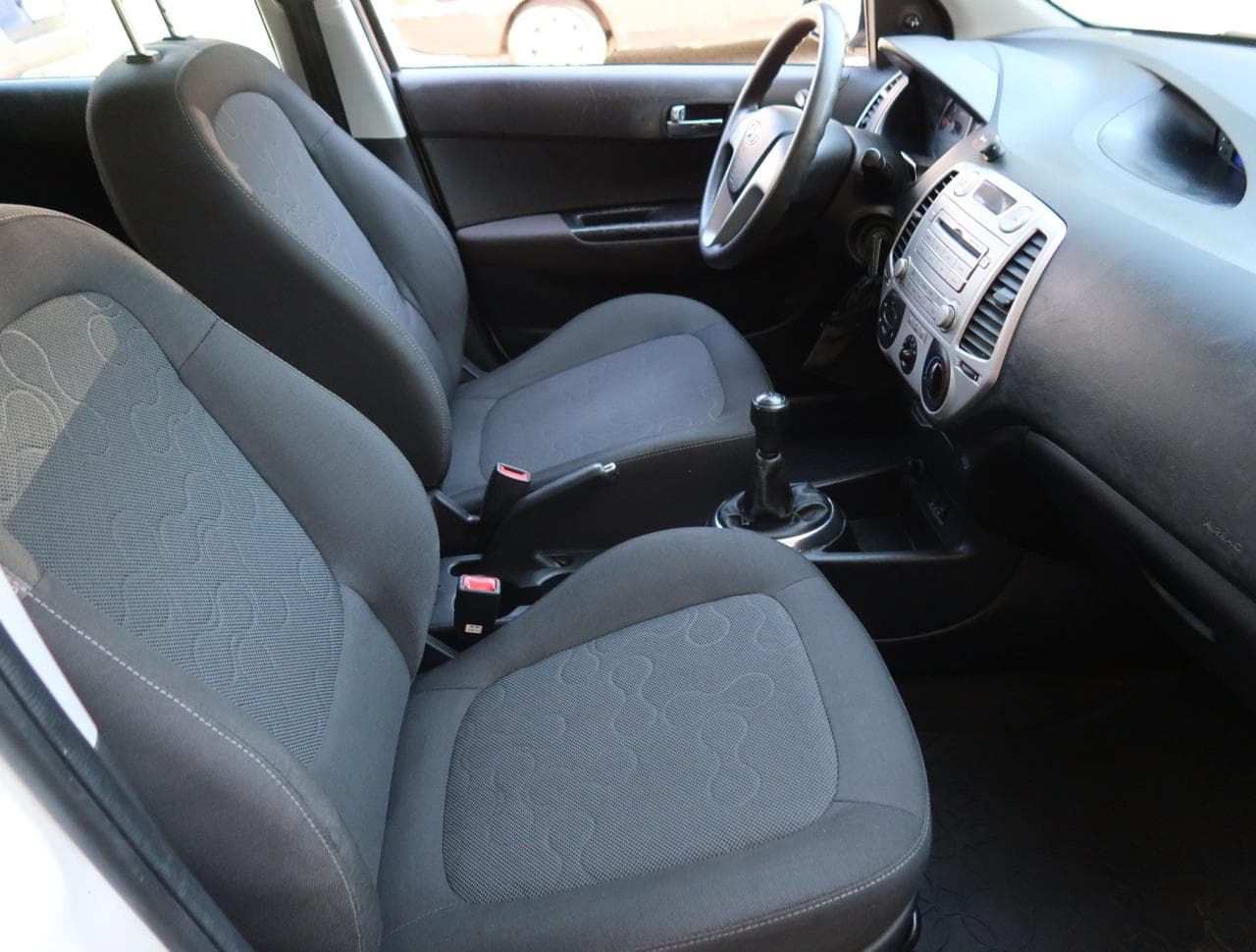 2011 Hyundai i20 - 22
