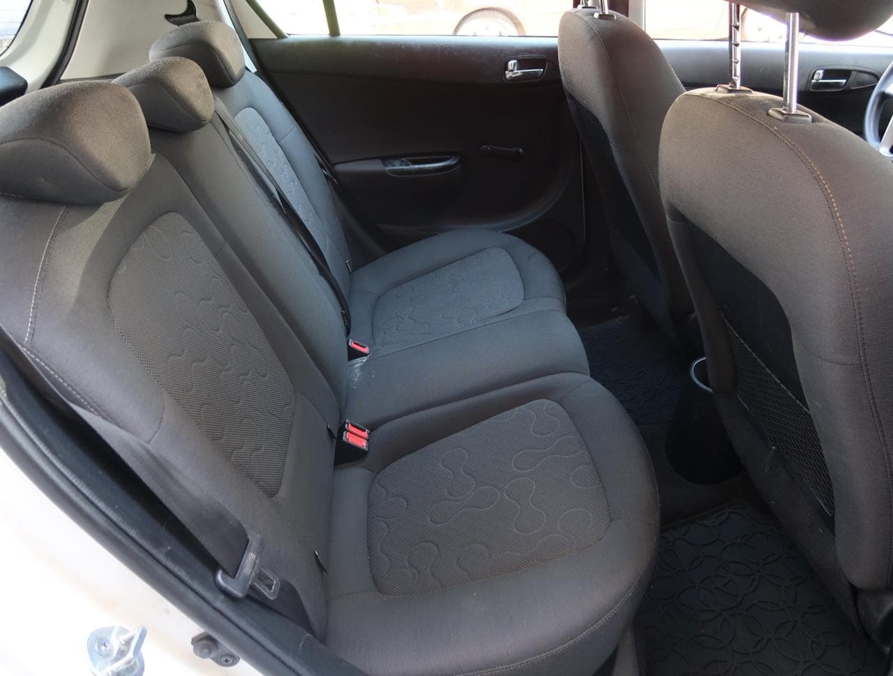 2011 Hyundai i20 - 24