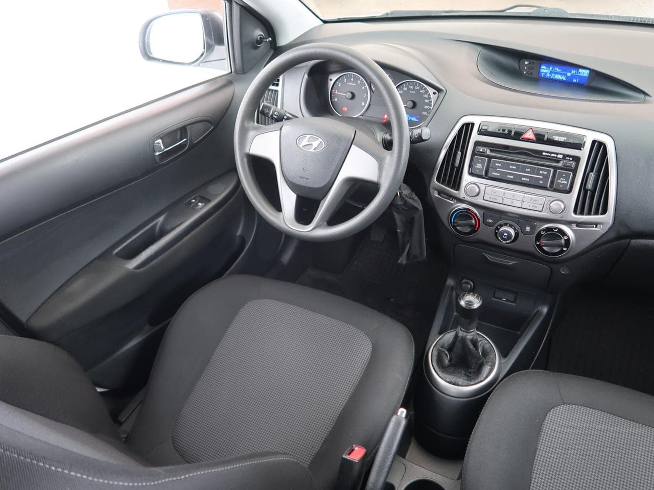 2013 Hyundai i20 - 17