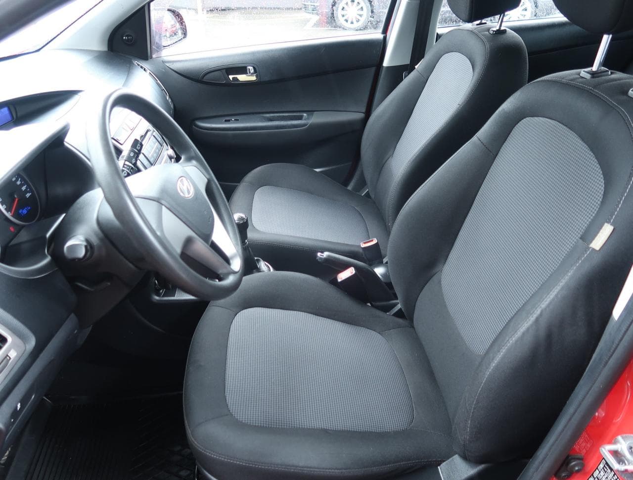 2013 Hyundai i20 - 16