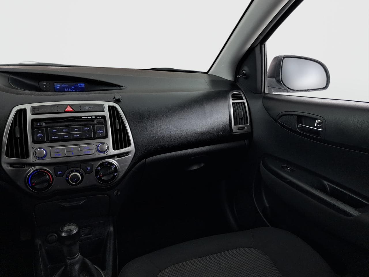 2013 Hyundai i20 - 11