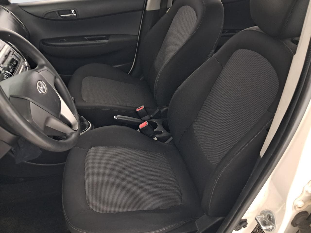 2013 Hyundai i20 - 16
