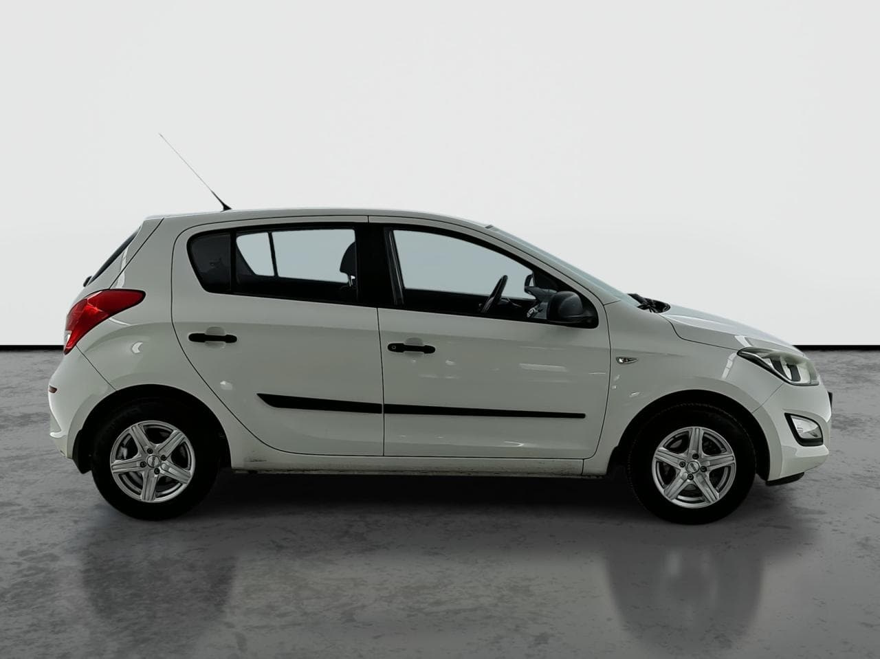 2013 Hyundai i20 - 8