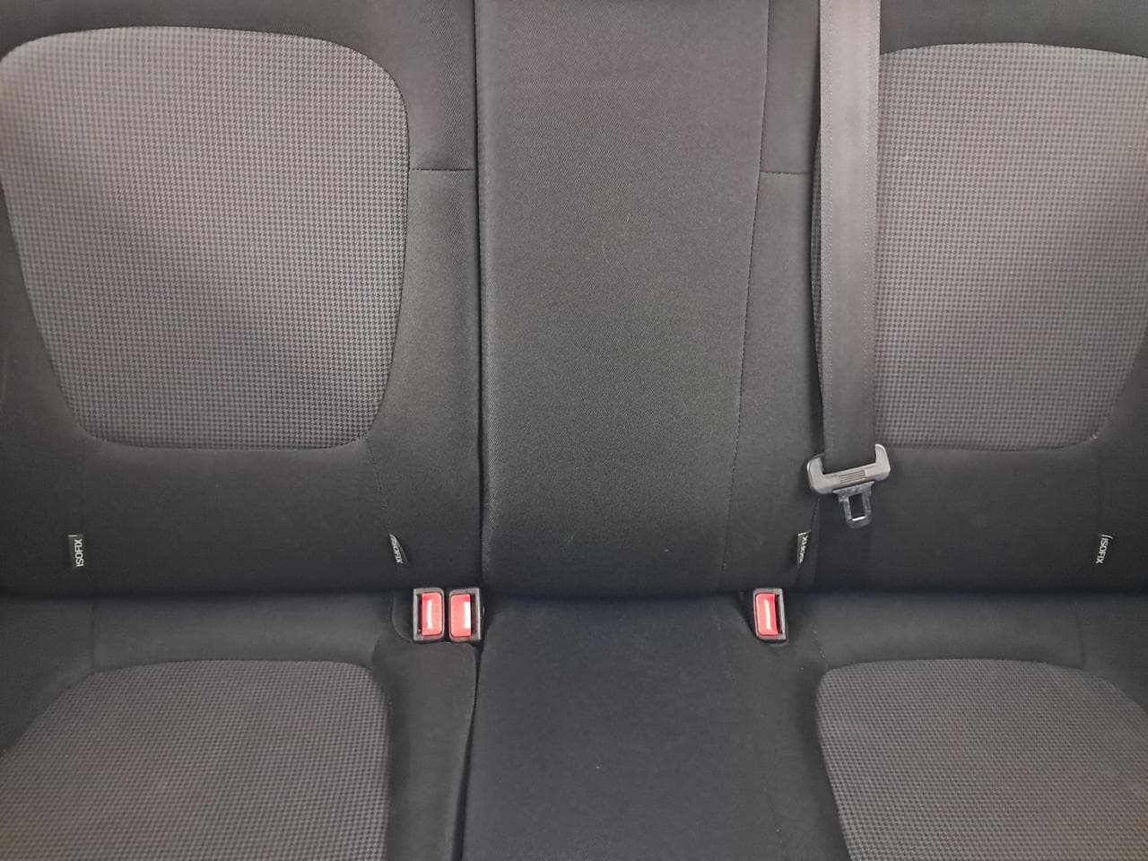 2013 Hyundai i20 - 14