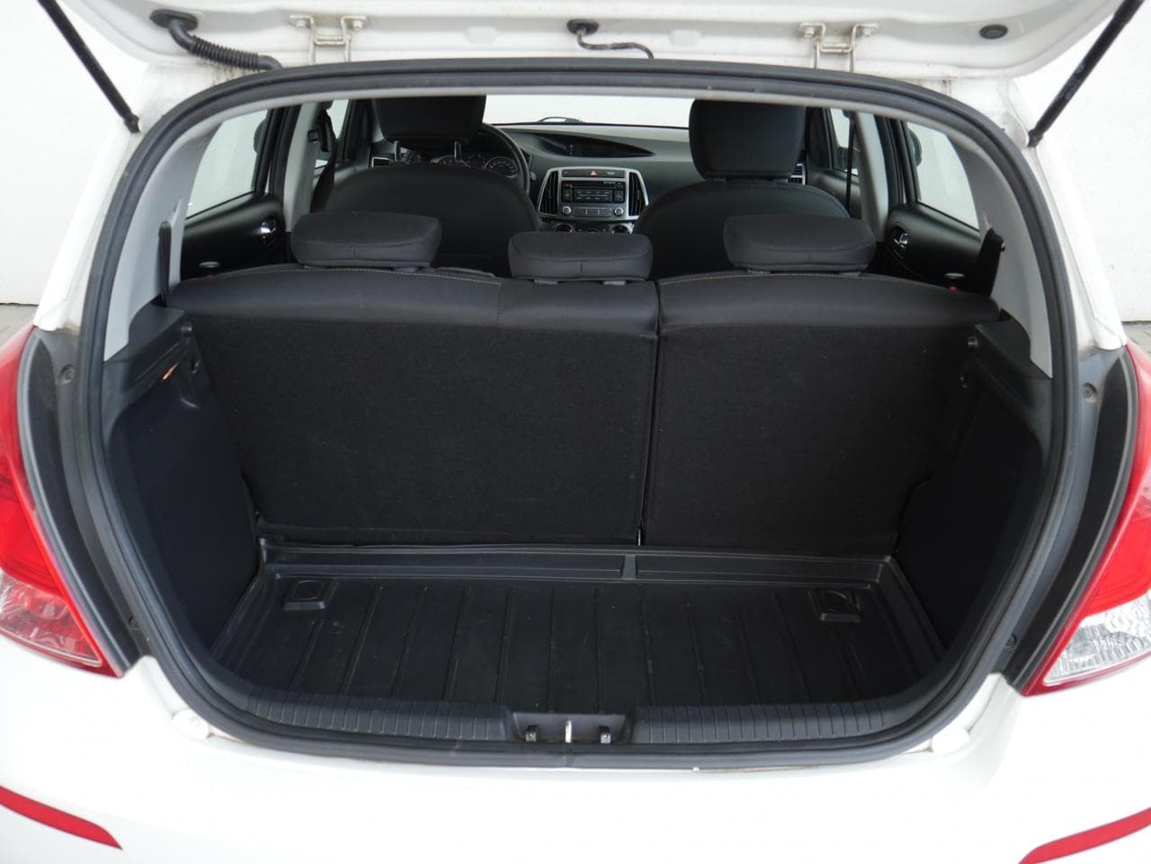2013 Hyundai i20 - 7