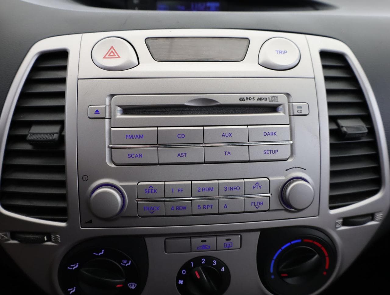 2010 Hyundai i20 - 17