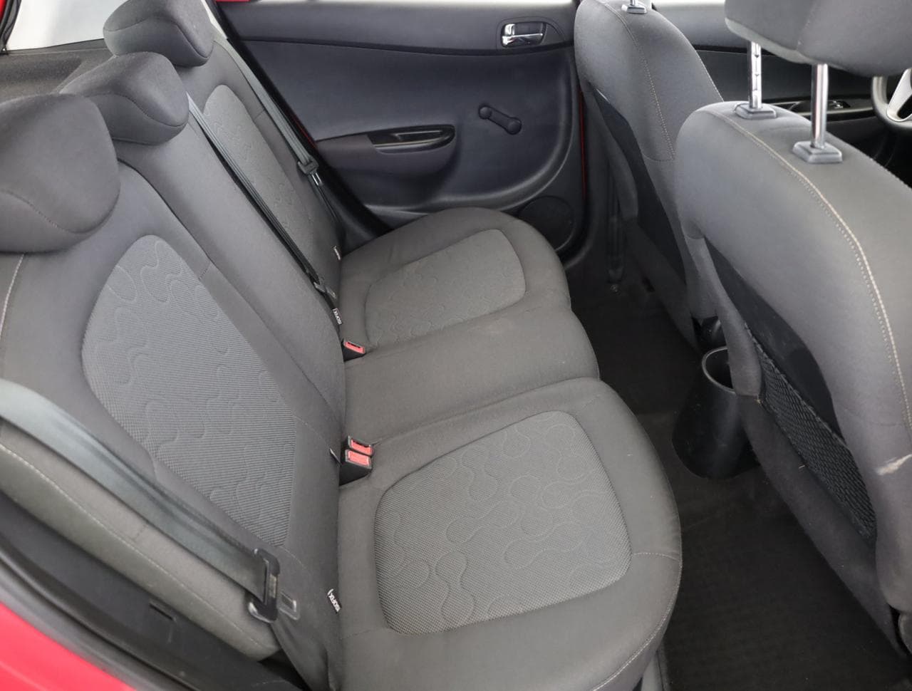 2010 Hyundai i20 - 11