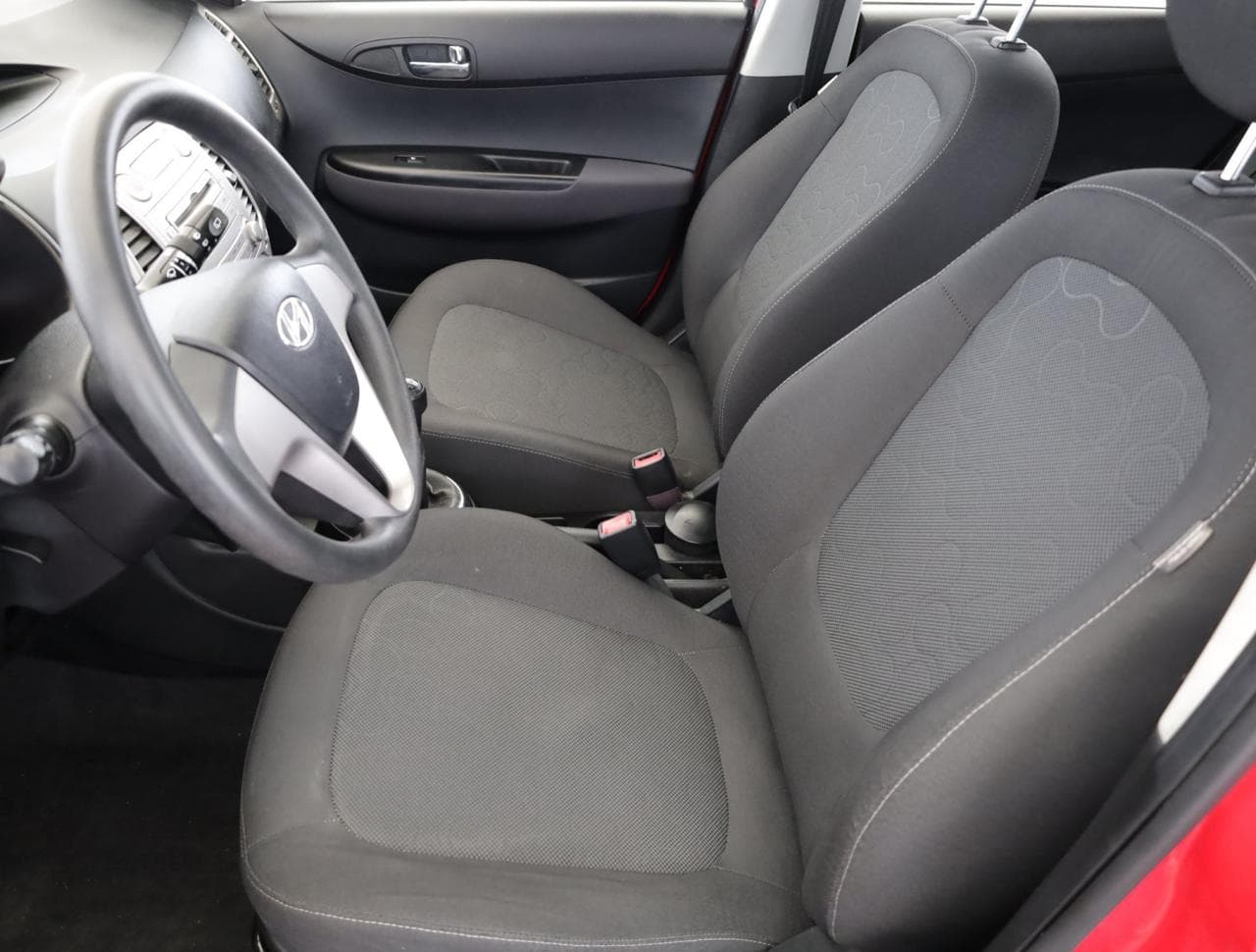 2010 Hyundai i20 - 13