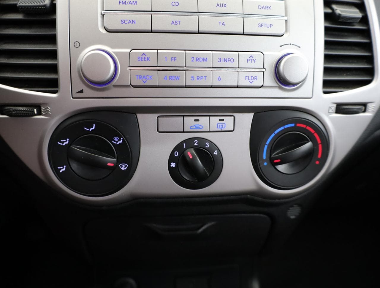 2010 Hyundai i20 - 16