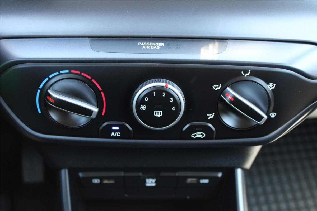 2022 Hyundai i20 - 18