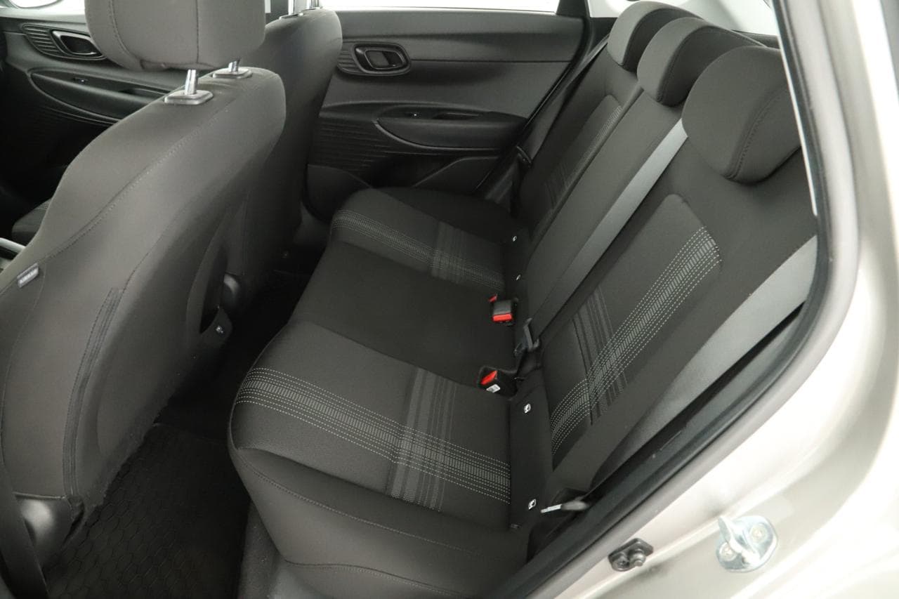 2021 Hyundai i20 - 12