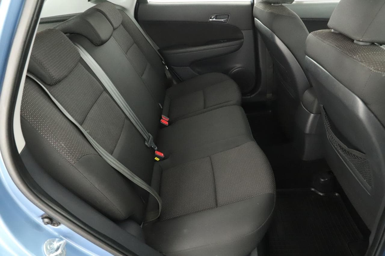 2011 Hyundai i30 - 11