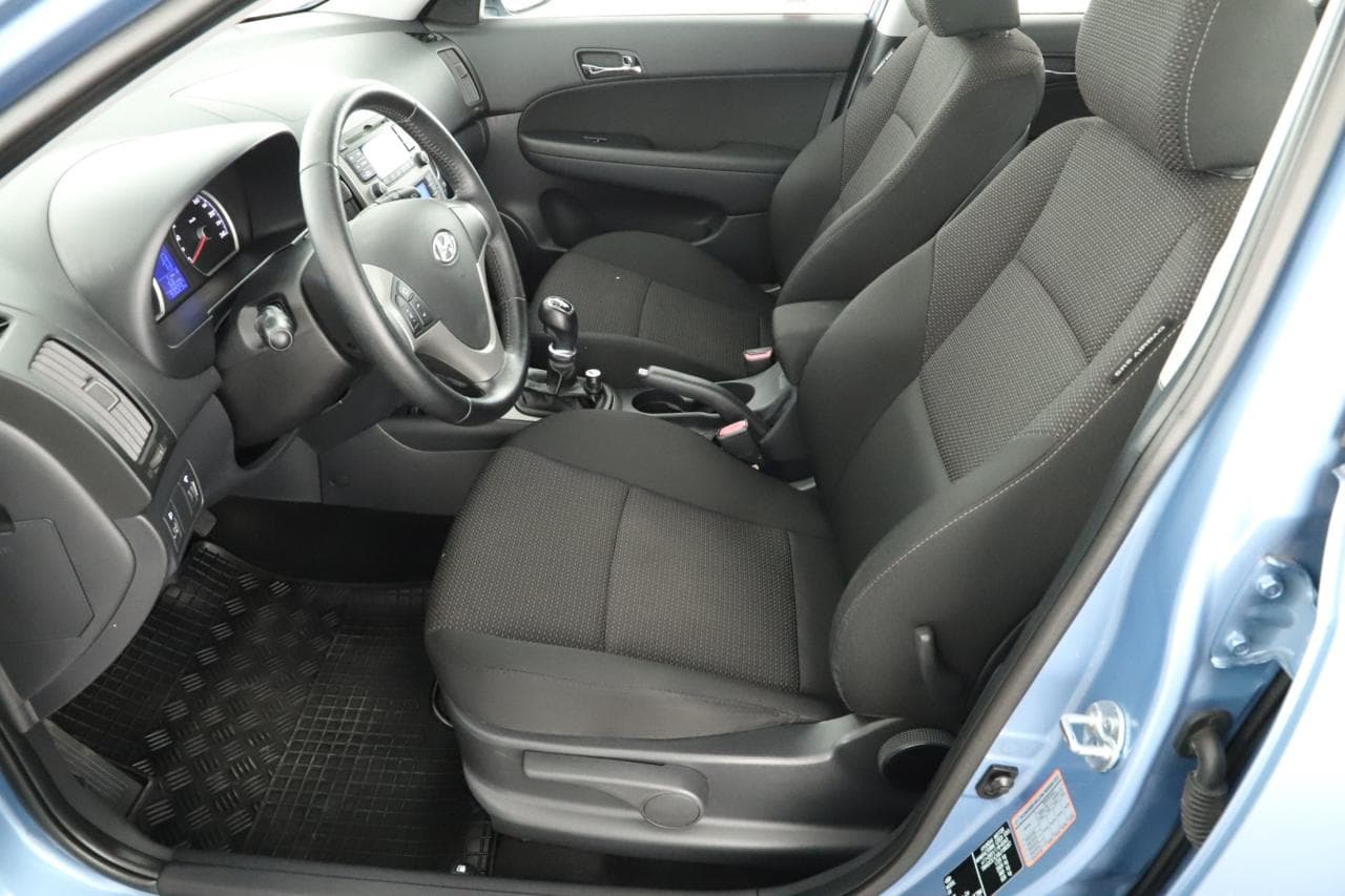 2011 Hyundai i30 - 13
