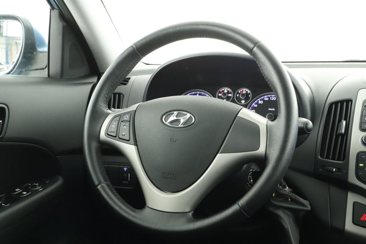 2011 Hyundai i30 - 14