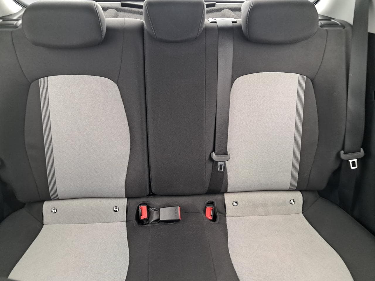 2021 Hyundai i10 - 14