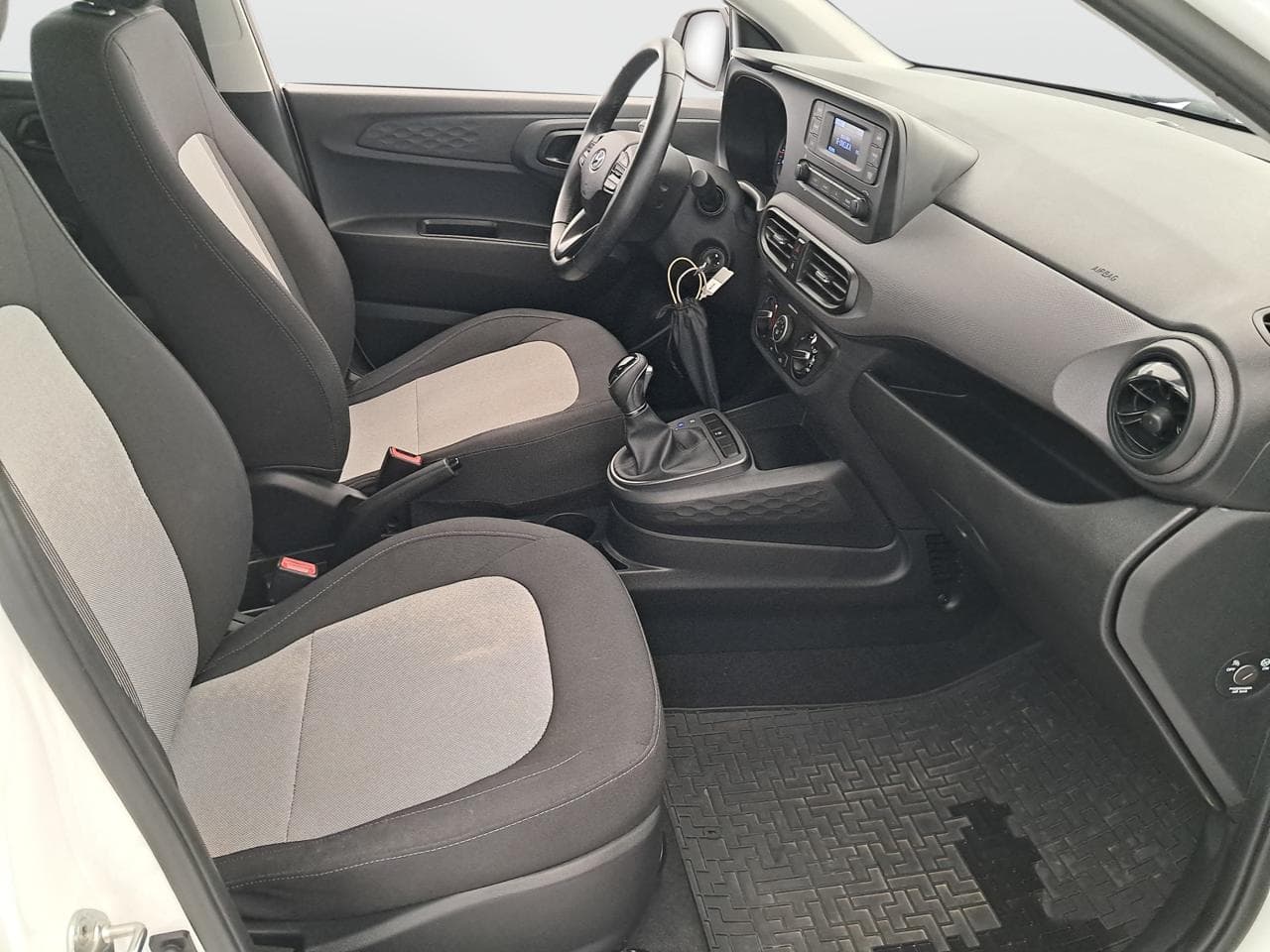 2021 Hyundai i10 - 12