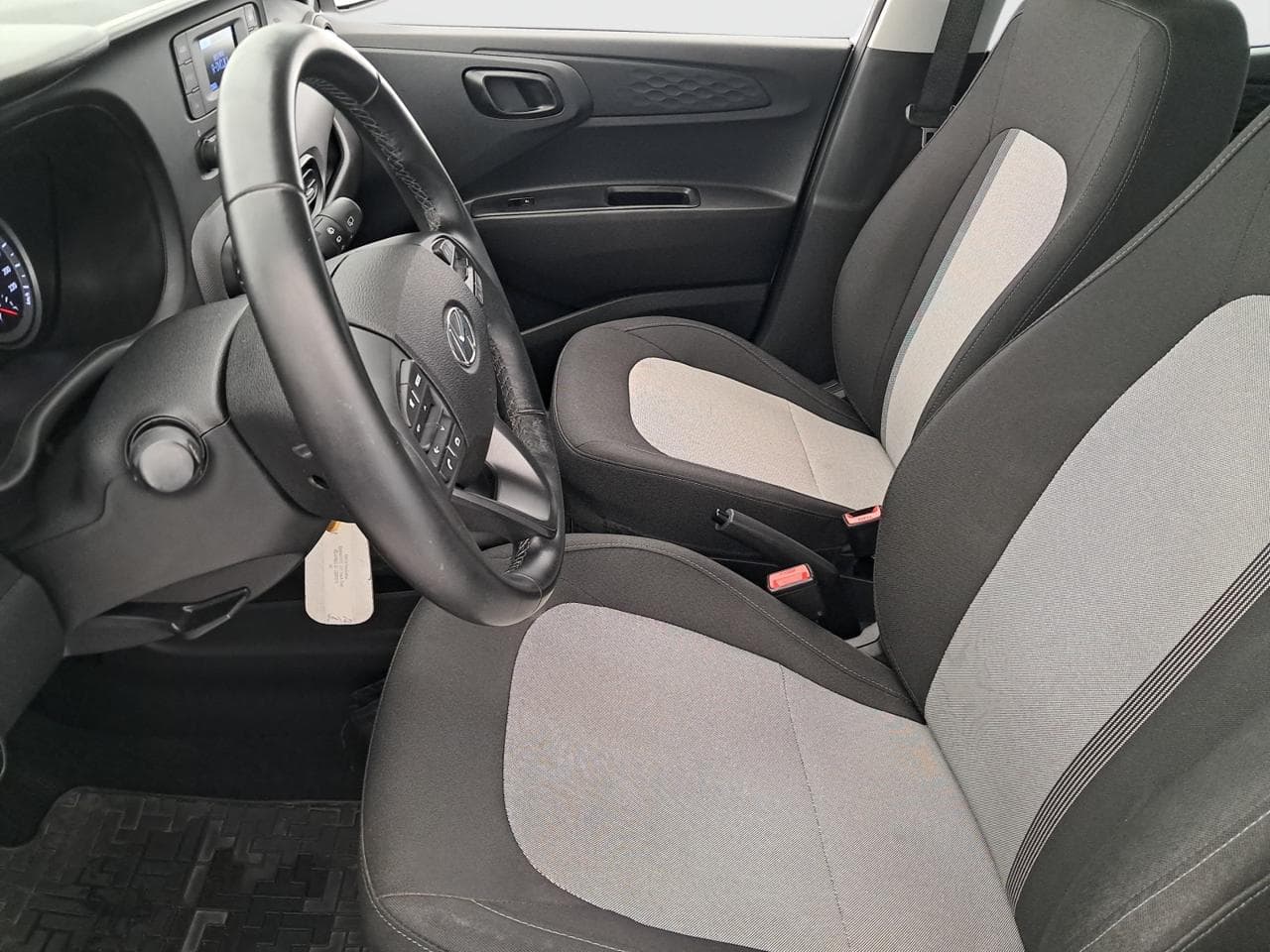 2021 Hyundai i10 - 16