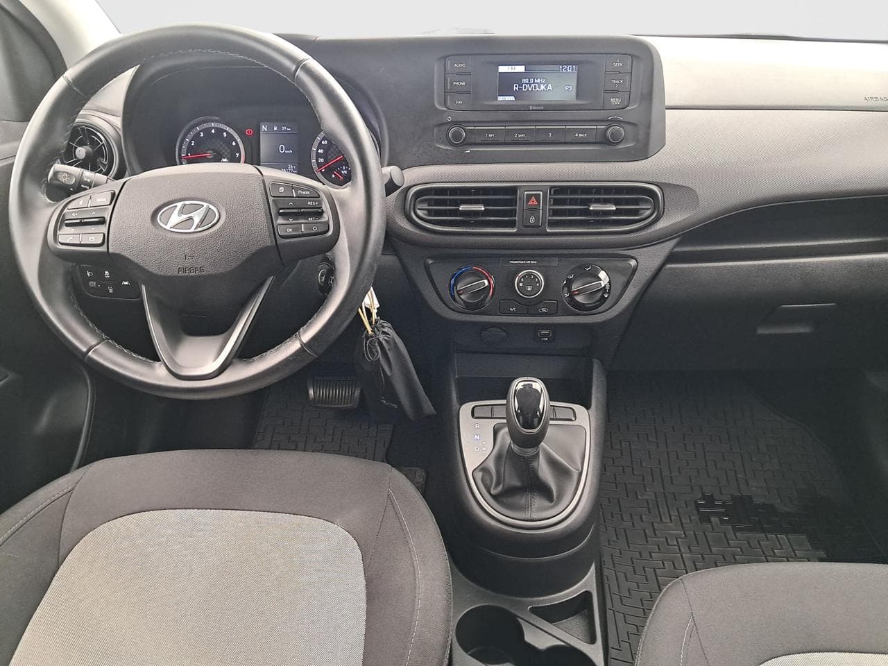 2021 Hyundai i10 - 10