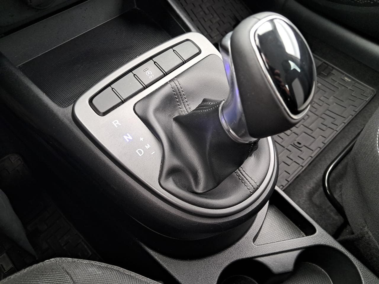2021 Hyundai i10 - 19