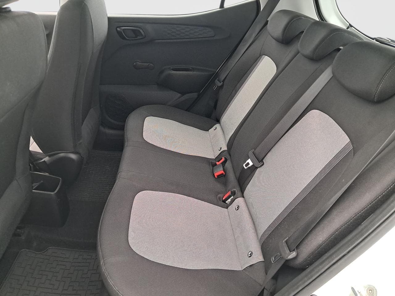 2021 Hyundai i10 - 15
