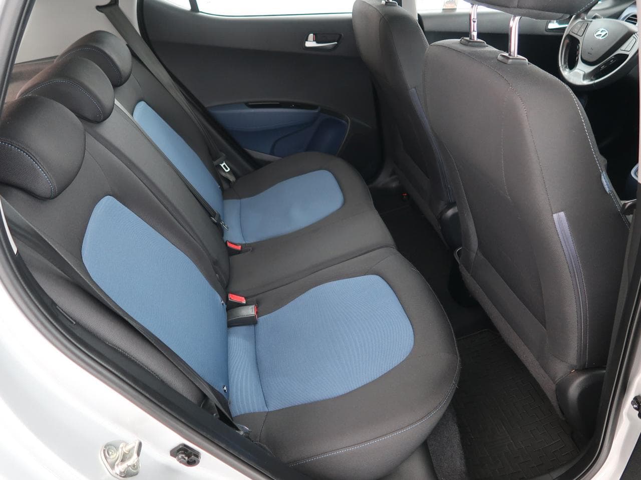 2013 Hyundai i10 - 13