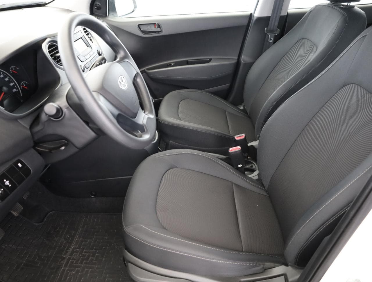2019 Hyundai i10 - 13