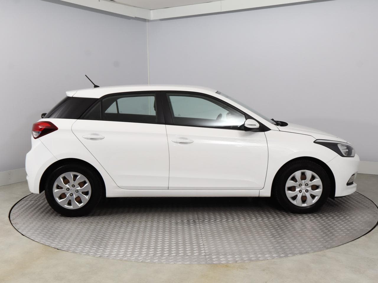 2017 Hyundai i20 - 8