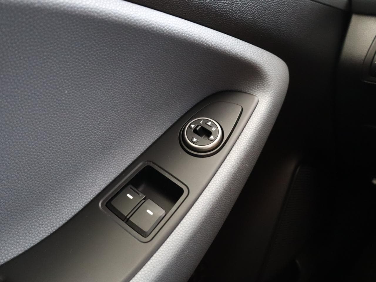 2017 Hyundai i20 - 18