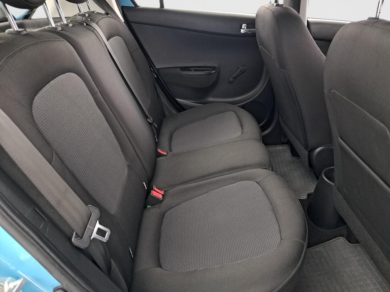 2014 Hyundai i20 - 13