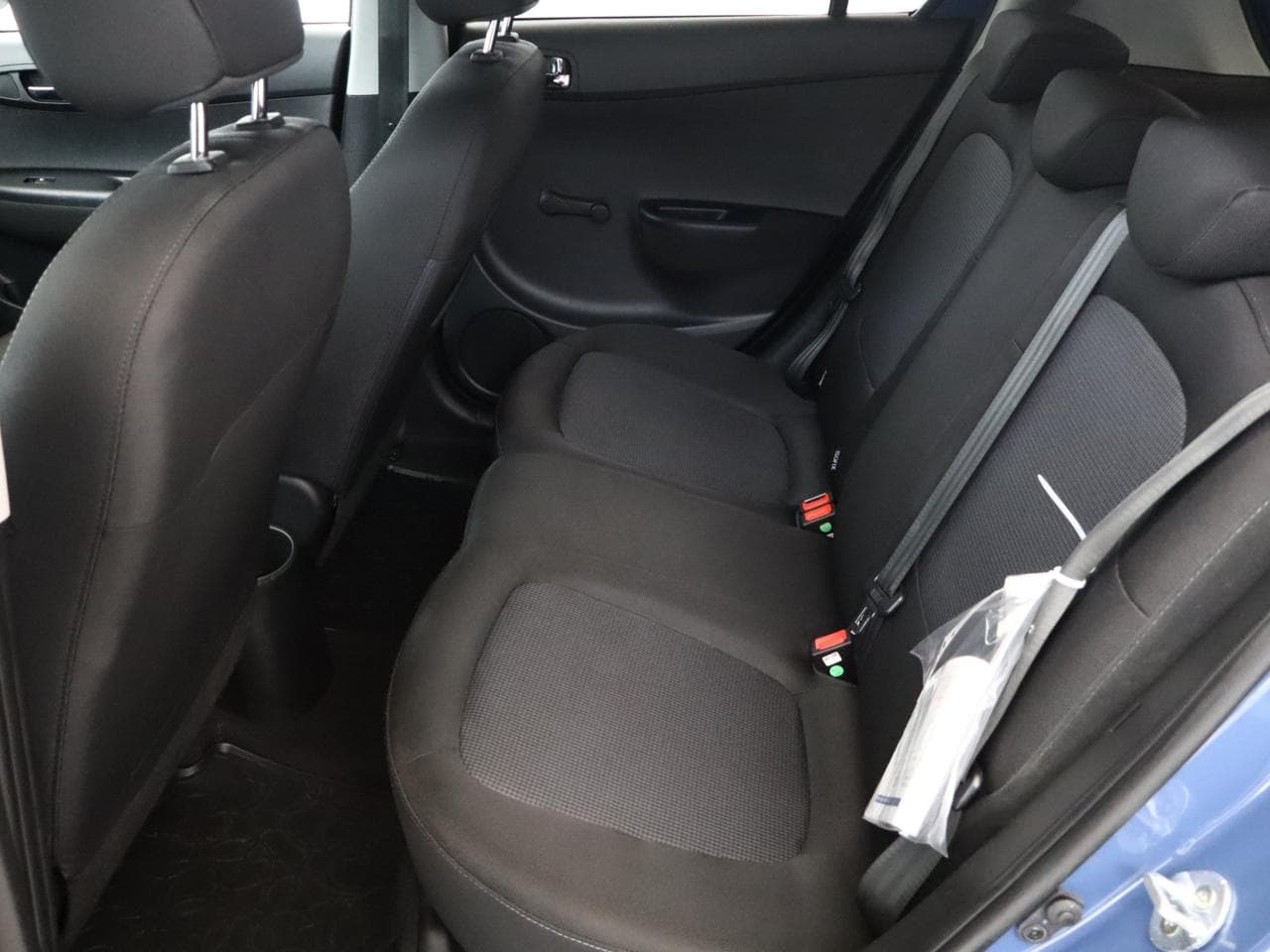 2014 Hyundai i20 - 12