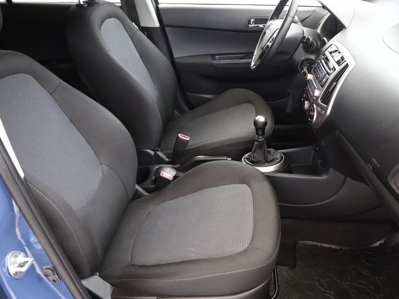 2014 Hyundai i20 - 10