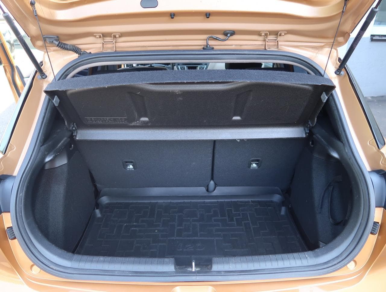 2015 Hyundai i20 - 19