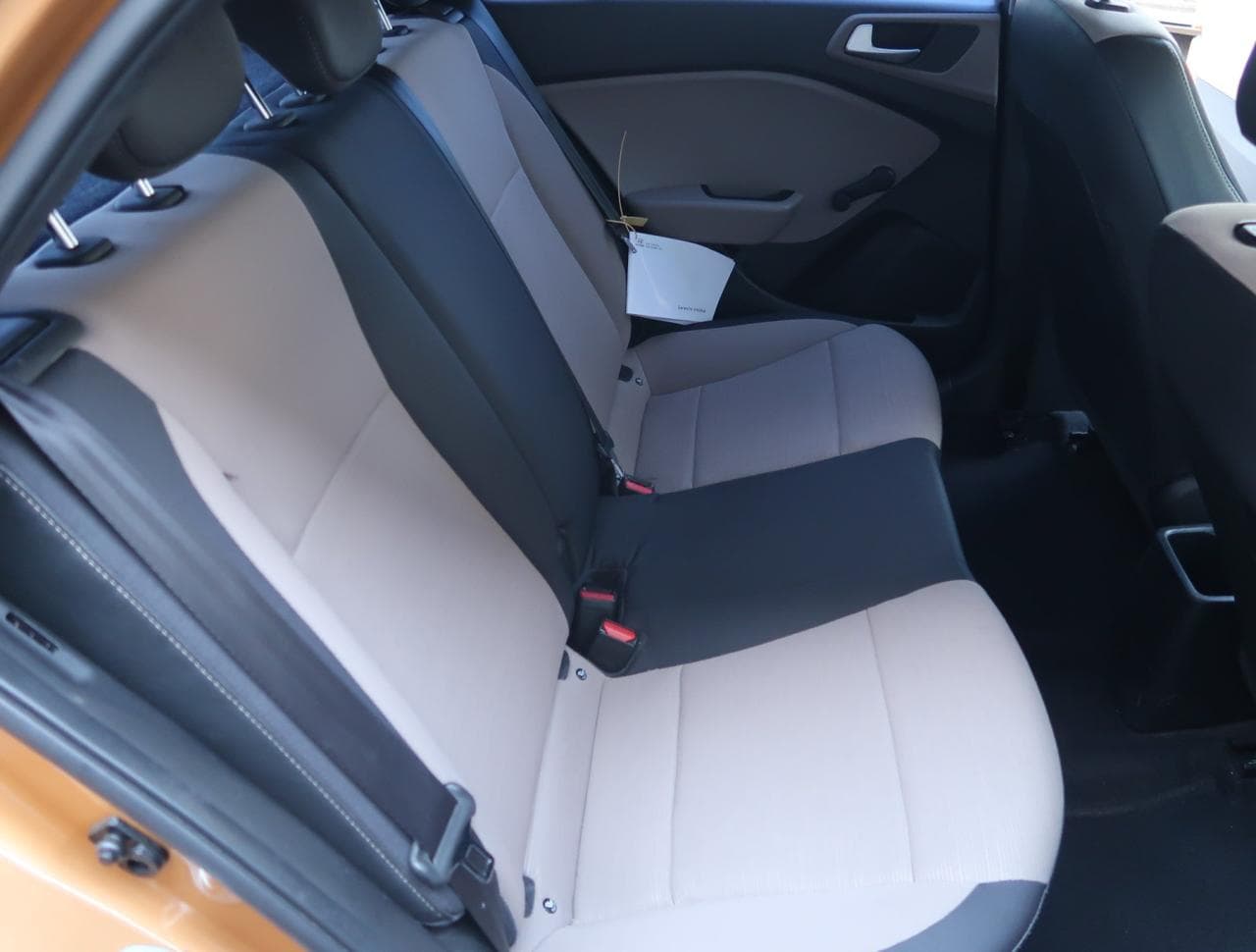 2015 Hyundai i20 - 13