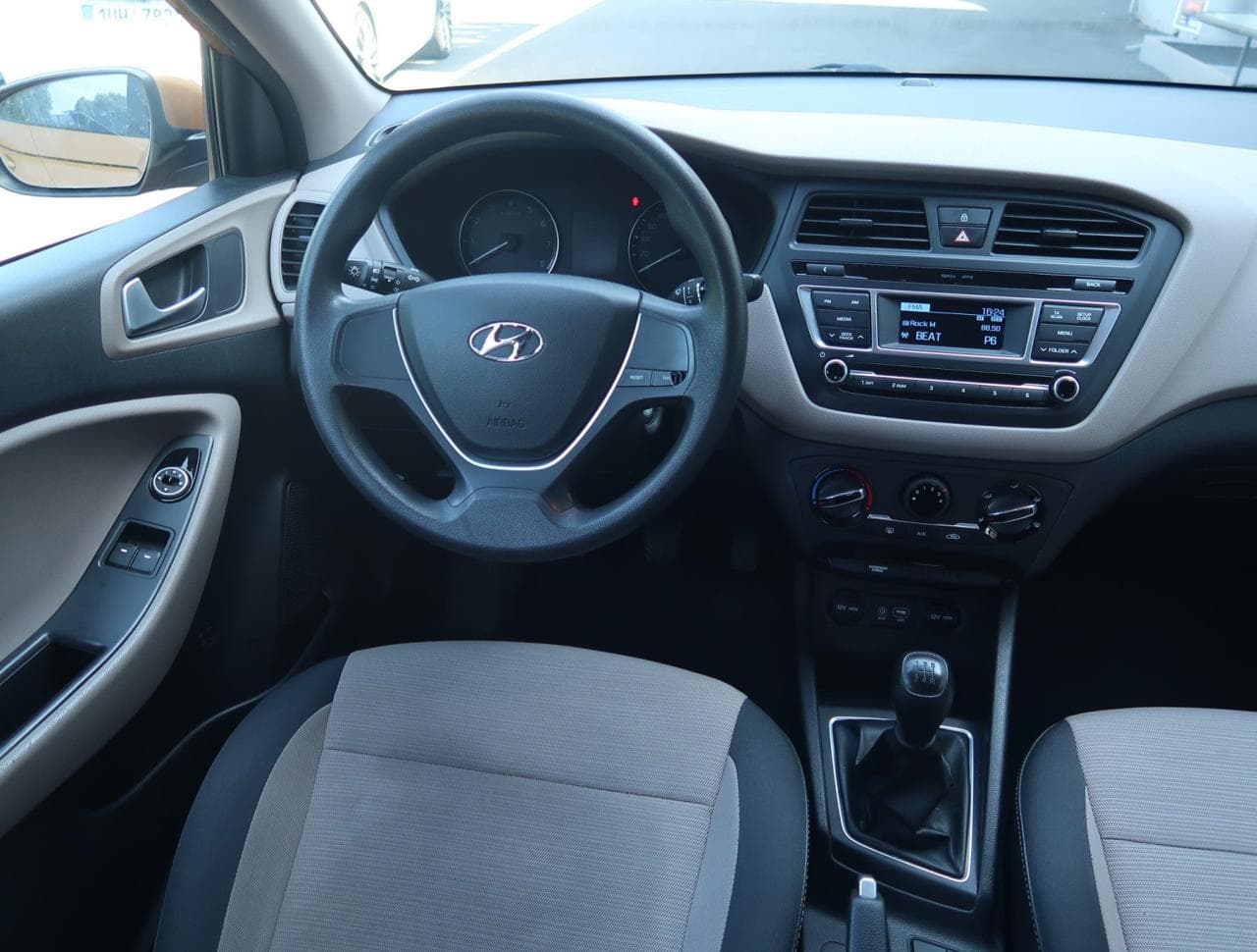 2015 Hyundai i20 - 9