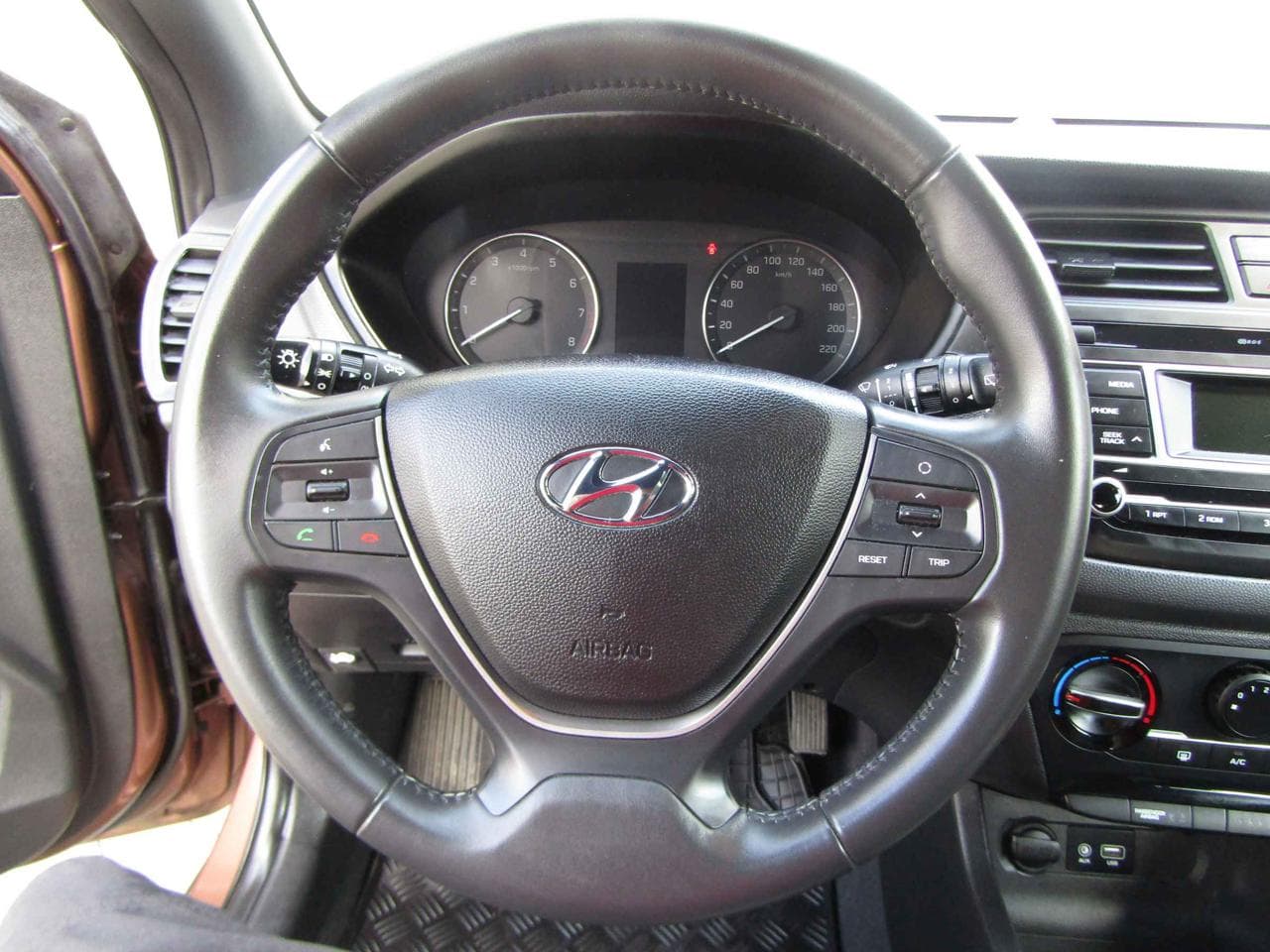 2018 Hyundai i20 - 18