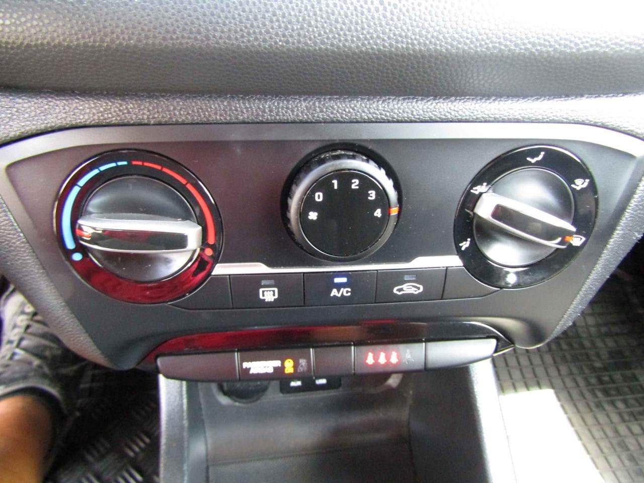 2018 Hyundai i20 - 14