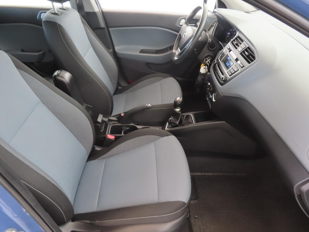 2017 Hyundai i20 - 12